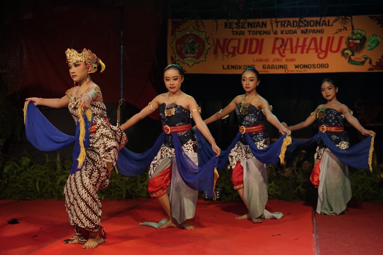 ngudi-rahayu-dari-desa-lengkong-kecamatan-garung-ruang-bertemunya-tradisi-generasi-muda-dan-harapan-pariwisata-desa
