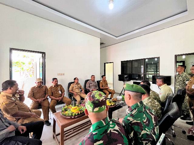 perkuat-sinergitas-dan-kemanunggalan-jajaran-forkopimca-kalibawang-beri-kejutan-hut-ke-81-tni-di-koramil